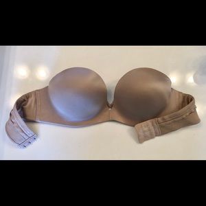 34 B VICTORIA SECRET STRAPLESS BOMBSHELL BRA
